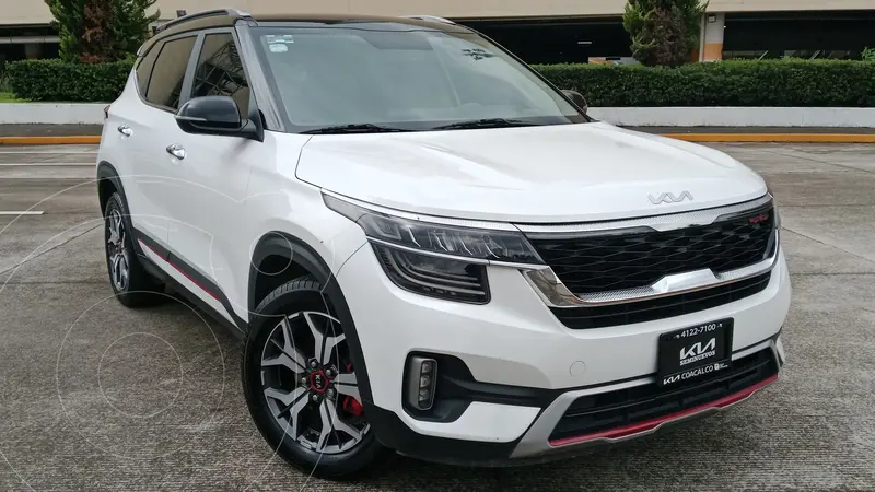 Foto Kia Seltos GT Line usado (2022) color Blanco precio $399,800