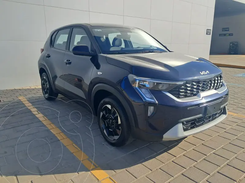 Foto Kia Sonet LX usado (2024) color Azul Imperial precio $265,000