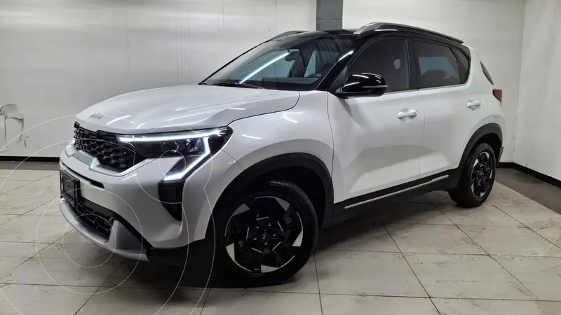 Foto Kia Sonet SX usado (2024) color Blanco financiado en mensualidades(enganche $90,200 mensualidades desde $8,898)