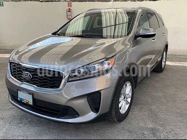 foto Kia Sorento 2.4L LX 5 Pas usado (2019) color Gris precio $374,900