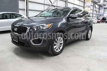 Foto Kia Sorento 2.4L LX 5 Pas usado (2018) color Gris precio $287,900