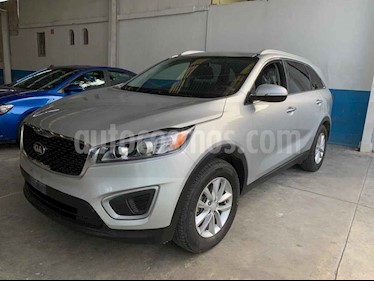 foto Kia Sorento 2.4L LX usado (2018) color Plata precio $299,900