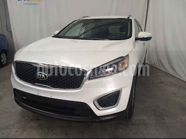 foto Kia Sorento 2.4L LX usado (2018) color Blanco precio $299,900