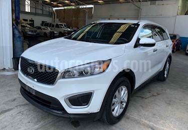 foto Kia Sorento 2.4L LX usado (2018) color Blanco precio $299,900