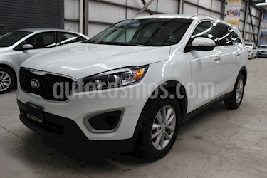 foto Kia Sorento 2.4L LX usado (2018) color Blanco precio $309,900