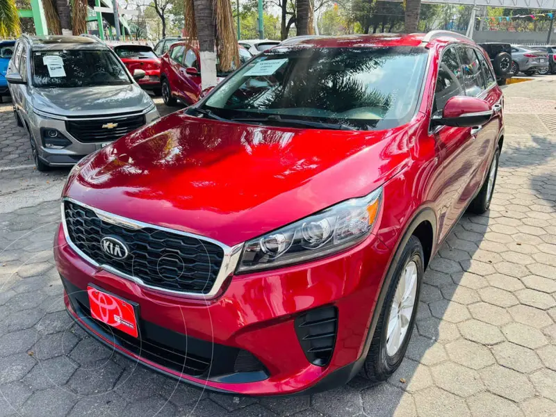 Foto Kia Sorento 2.4L LX usado (2020) color Rojo financiado en mensualidades(enganche $83,312 mensualidades desde $7,400)