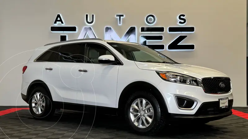 Foto Kia Sorento 2.4L LX usado (2018) color Blanco precio $270,000