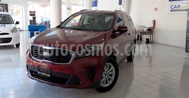 foto Kia Sorento 5 pts. LX, L4, TA 6Vel, A/AC, Tela, 7 pas., RA-17" usado (2019) color Rojo precio $359,900