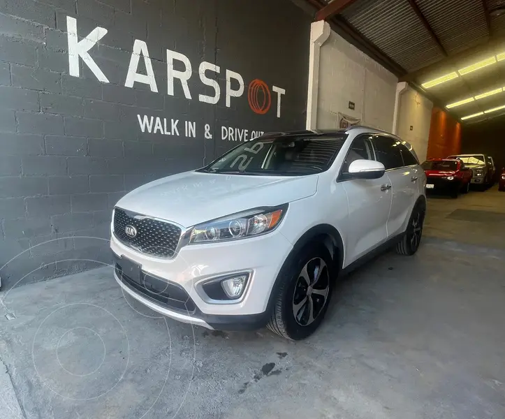 Foto Kia Sorento 3.3L EX Pack usado (2018) color Blanco financiado en mensualidades(enganche $91,807 mensualidades desde $6,691)