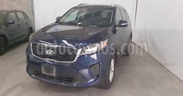 foto Kia Sorento 5 pts. LX, L4, TA 6Vel, A/AC, Tela, 7 pas., RA-17" usado (2019) color Azul precio $364,900