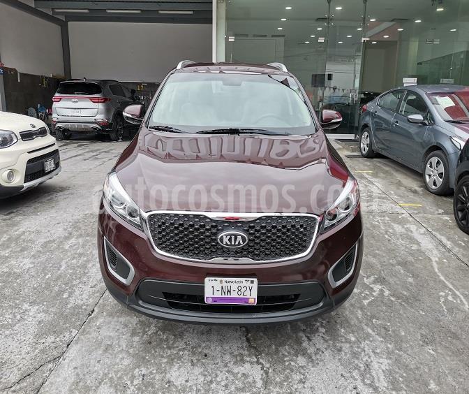 Kia Sorento 2.4L LX 5 Pas usado (2016) color Cereza Oscuro precio $265,000