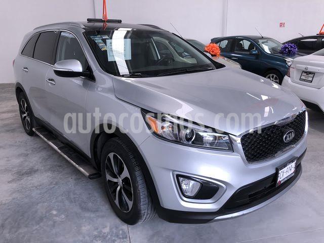 Foto Kia Sorento 3.3L EX Pack usado (2017) color Plata Brillante precio $380,000