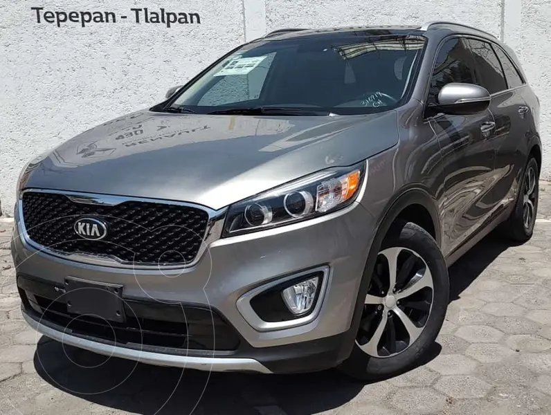 Foto Kia Sorento 3.3L EX Pack Nav 7 Pas usado (2017) color plateado precio $399,900