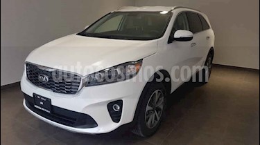 Kia Sorento 5p EX, L4, TA 6Vel, A/AC, Piel, 7 pas., RA-18" usado (2020) color Blanco precio $510,000