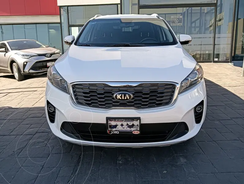Foto Kia Sorento 2.4L EX Pack usado (2020) color Blanco precio $350,000