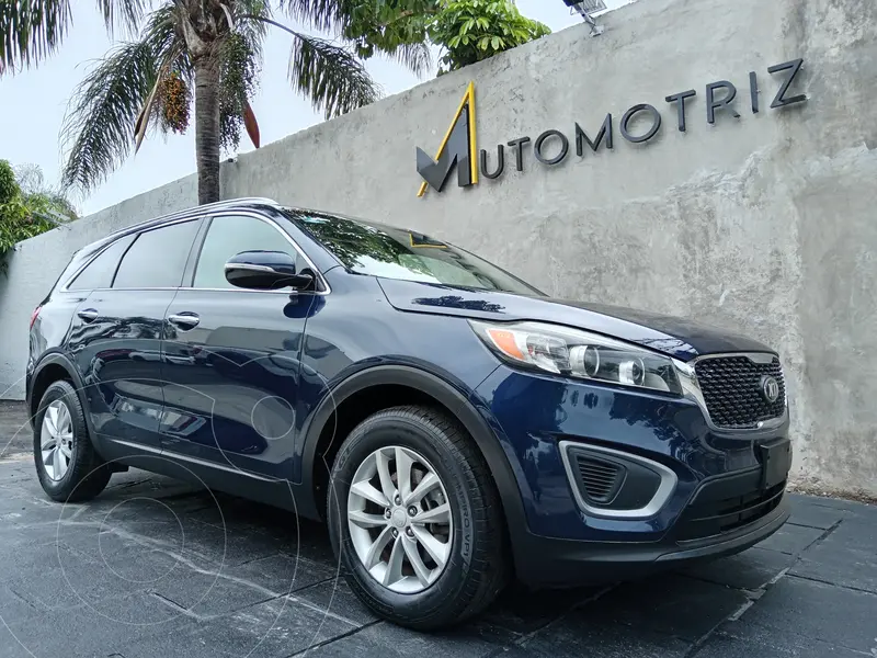 Foto Kia Sorento 2.4L LX usado (2017) color Azul financiado en mensualidades(enganche $100,500)