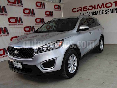 Kia Sorento 2.4L LX 5 Pas usado (2018) color Plata precio $328,000