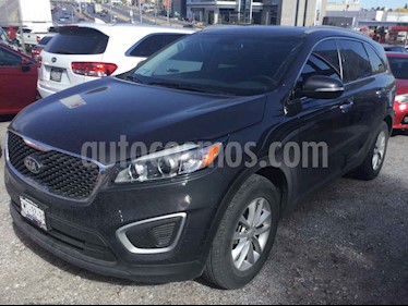 Foto Kia Sorento 2.4L LX usado (2017) color Gris precio $340,000