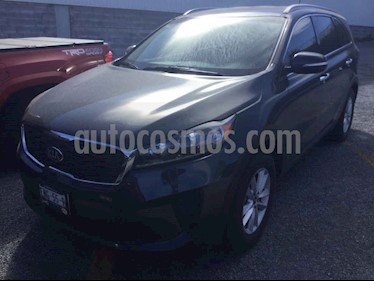 Kia Sorento 2.4L LX usado (2019) color Gris precio $415,000