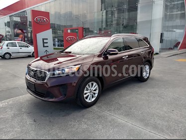 foto Kia Sorento 2.4L LX usado (2019) color Rojo precio $399,900