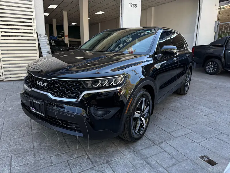 Foto Kia Sorento EX usado (2023) color Negro financiado en mensualidades(enganche $126,000 mensualidades desde $17,204)