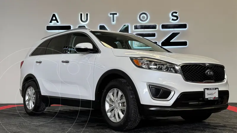 Foto Kia Sorento 2.4L LX usado (2018) color Blanco precio $249,000