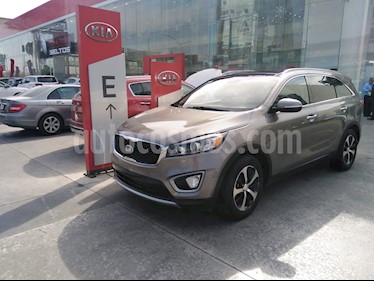 Kia Sorento 3.3L EX Pack Nav 7 Pas usado (2016) color Plata precio $328,900