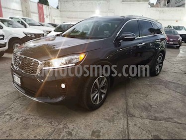Kia Sorento 5 pts. EX, L4, TA 6Vel, A/AC, Piel, 7 pas., RA-18" usado (2019) color Gris precio $450,000