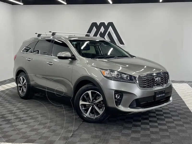 Foto Kia Sorento 2.4L EX usado (2019) color plateado precio $364,999
