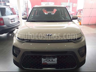 foto Kia Soul EX Pack Aut usado (2020) color Dorado precio $365,000