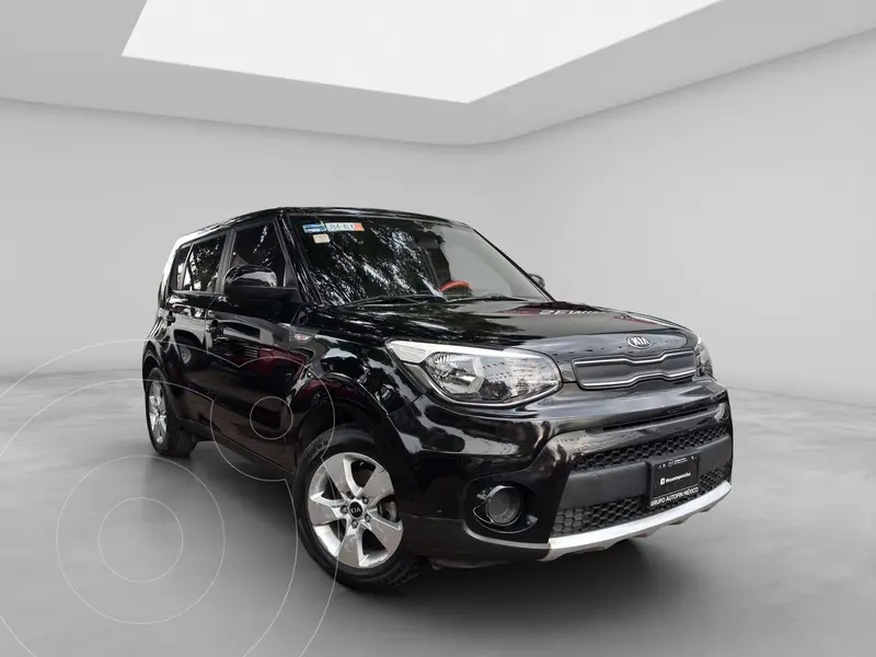 Foto Kia Soul LX usado (2017) color Negro precio $184,900