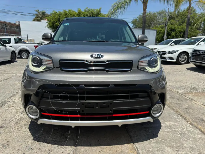 Foto Kia Soul SX Aut usado (2019) color Gris Estrella precio $275,000