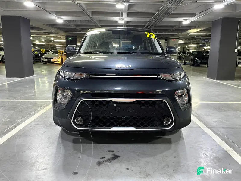 Foto Kia Soul LX usado (2022) color Verde Oscuro precio $269,000