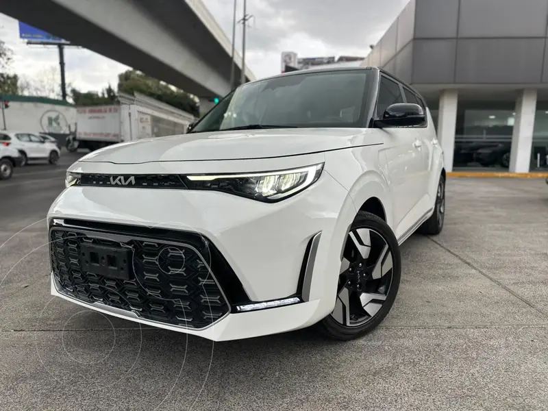 Foto Kia Soul GT Line usado (2024) color Blanco financiado en mensualidades(enganche $82,500 mensualidades desde $9,262)