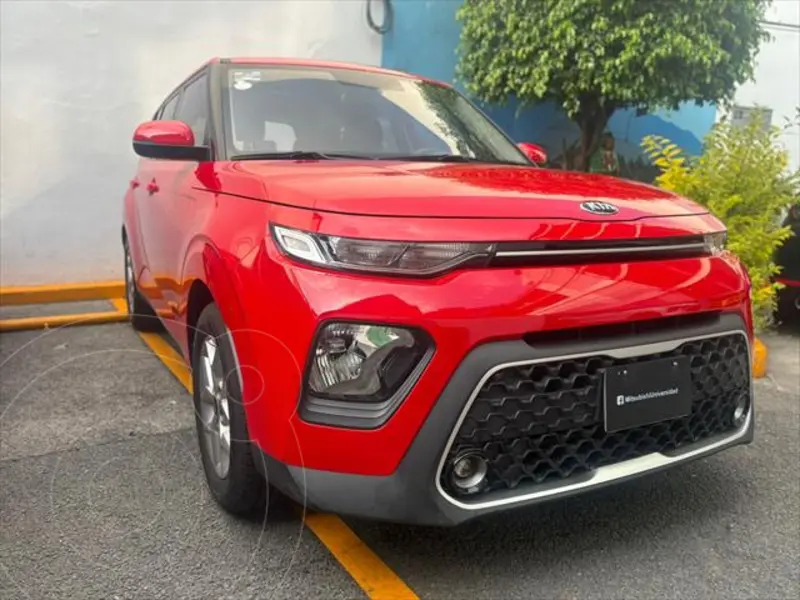 Foto Kia Soul LX usado (2021) color Rojo precio $245,000
