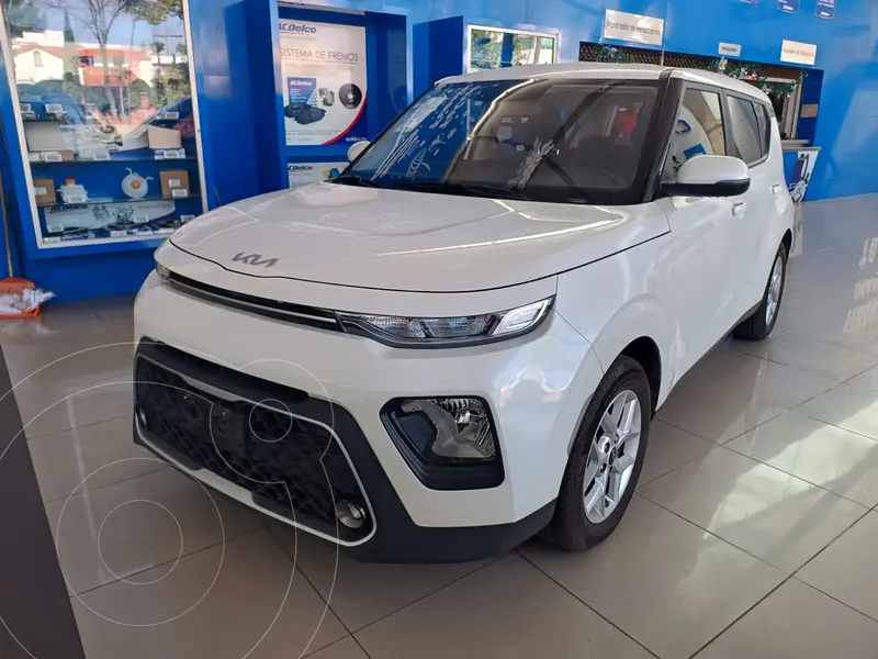 Foto Kia Soul LX usado (2022) color Blanco financiado en mensualidades(enganche $86,660 mensualidades desde $7,023)