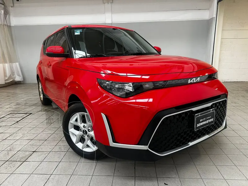 Foto Kia Soul LX usado (2023) color Rojo precio $299,800