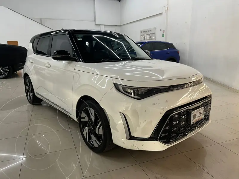 Foto Kia Soul GT Line usado (2023) color Blanco financiado en mensualidades(enganche $76,028 mensualidades desde $6,526)