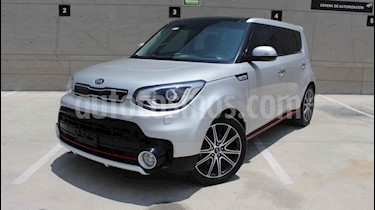 foto Kia Soul SX Aut usado (2018) color Plata precio $310,000