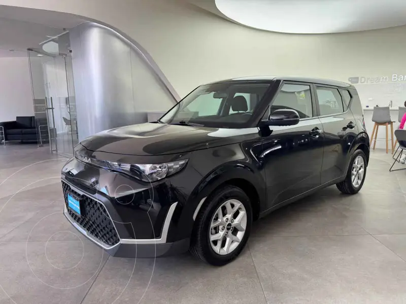 Foto Kia Soul LX Aut usado (2023) color Negro precio $325,000
