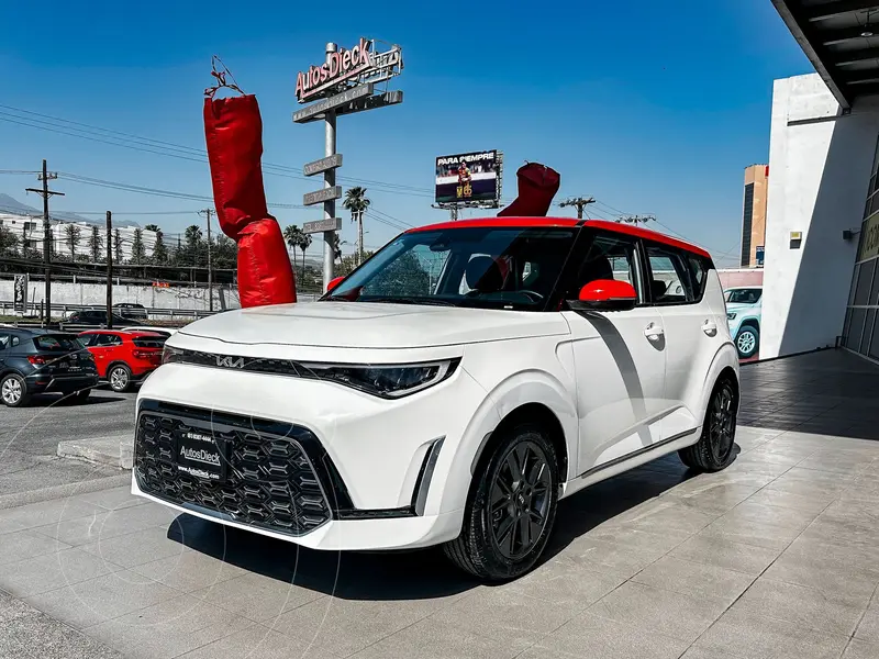 Foto Kia Soul GT Line usado (2023) color Blanco financiado en mensualidades(enganche $85,580 mensualidades desde $8,758)
