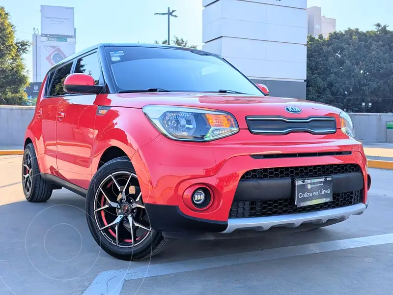Foto Kia Soul LX Aut usado (2017) color Rojo precio $179,800