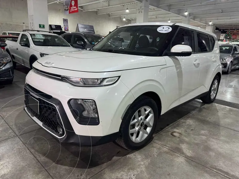 Foto Kia Soul LX usado (2022) color Blanco precio $298,000
