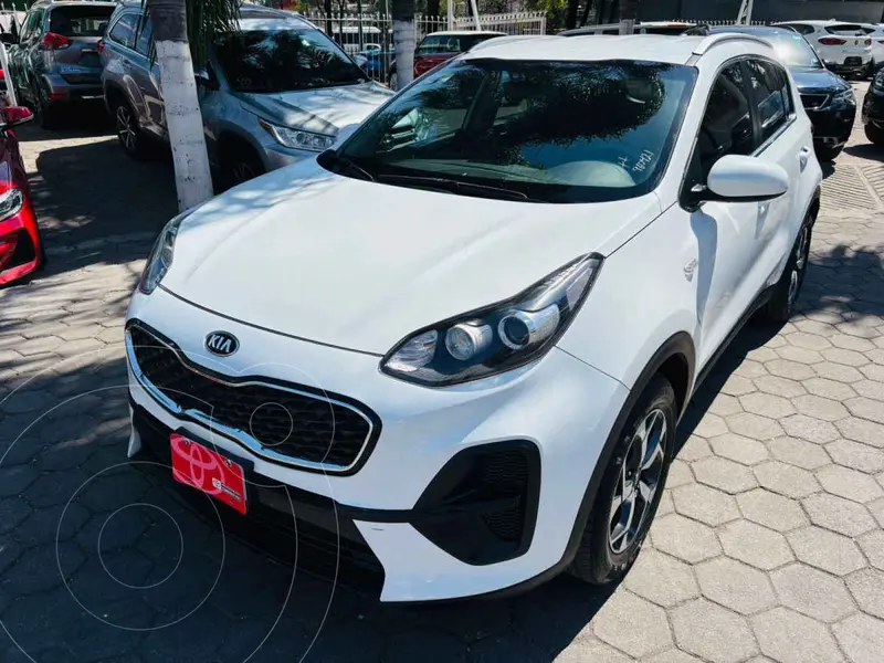 Foto Kia Sportage LX 2.0L Aut usado (2021) color Blanco financiado en mensualidades(enganche $79,012 mensualidades desde $7,018)