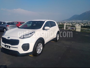 foto Kia Sportage LX 2.0L usado (2017) color Blanco precio $279,900