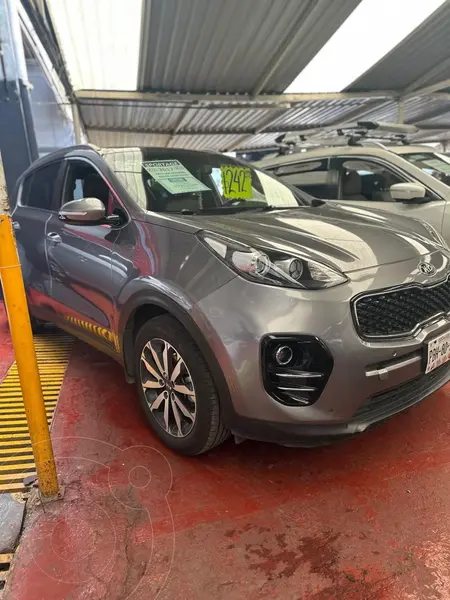 Foto Kia Sportage EX Pack 2.0L usado (2017) color Gris precio $242,999