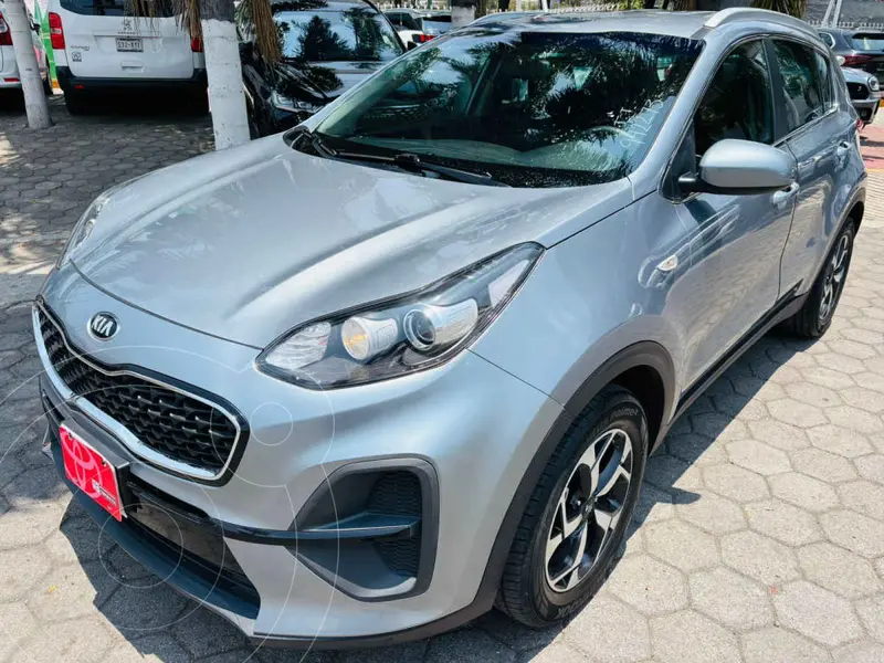 Foto Kia Sportage LX 2.0L Aut usado (2021) color Plata financiado en mensualidades(enganche $90,838 mensualidades desde $8,068)