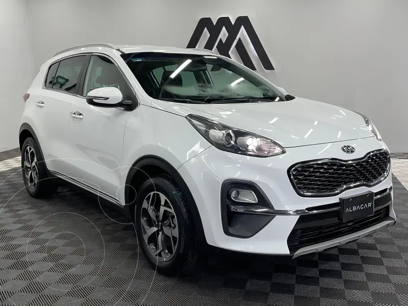 Foto Kia Sportage EX Pack 2.4L usado (2021) color Blanco precio $387,999