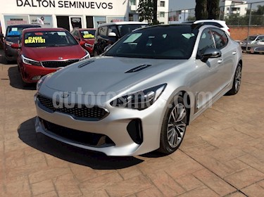 Foto venta Auto Seminuevo Kia Stinger GT Line (2018) color Plata precio $545,000