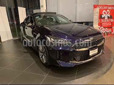 foto Kia Stinger GT Line usado (2019) color Azul precio $704,900